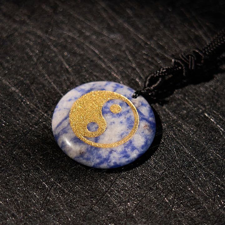 Collier pendentif spirituel Yin Yang en Buddha Stones en cristal varié, améthyste, œil de tigre, aventurine verte