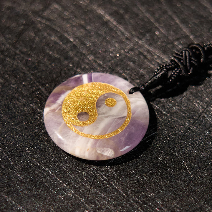 Collier pendentif spirituel Yin Yang en Buddha Stones en cristal varié, améthyste, œil de tigre, aventurine verte