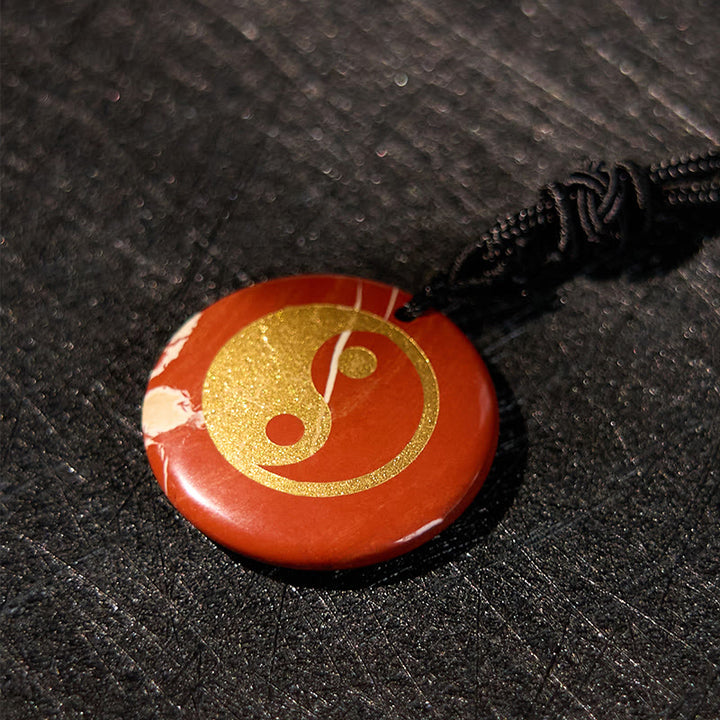 Collier pendentif spirituel Yin Yang en Buddha Stones en cristal varié, améthyste, œil de tigre, aventurine verte