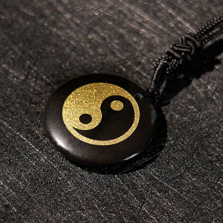 Collier pendentif spirituel Yin Yang en Buddha Stones en cristal varié, améthyste, œil de tigre, aventurine verte