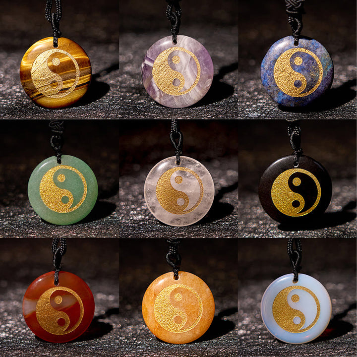 Collier pendentif spirituel Yin Yang en Buddha Stones en cristal varié, améthyste, œil de tigre, aventurine verte