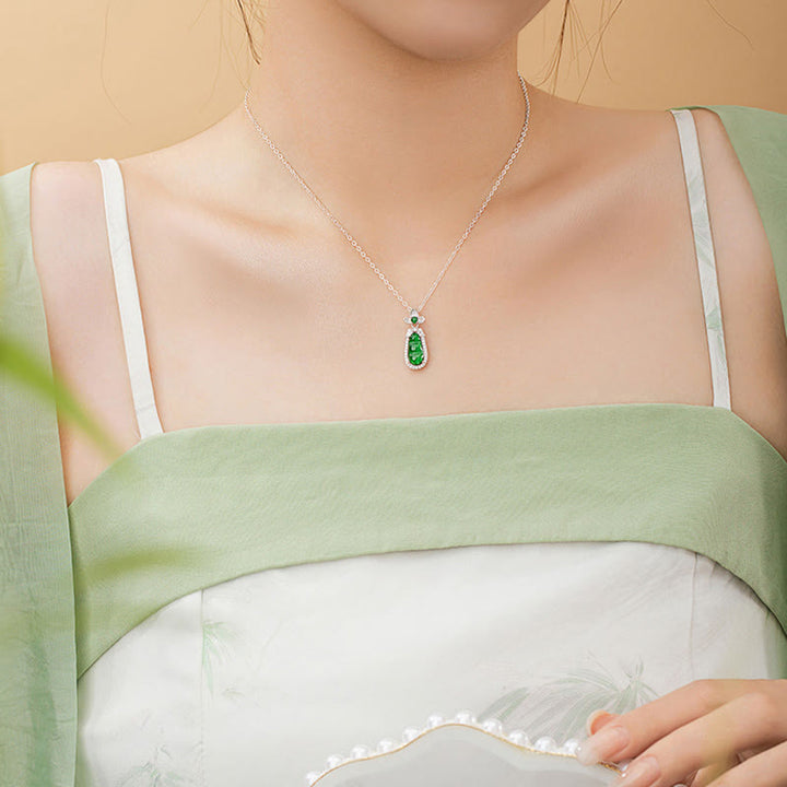 Collier pendentif porte-bonheur en argent sterling 925 avec Buddha Stones et motif pois en jade cyan