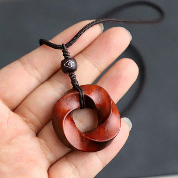 Collier pendentif de relaxation avec Buddha Stones et nuages propices