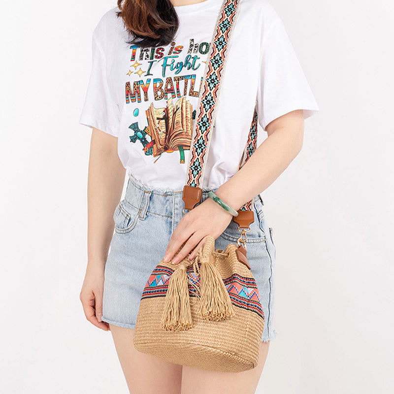 Sac à bandoulière en paille tissée avec pompons et Buddha Stones