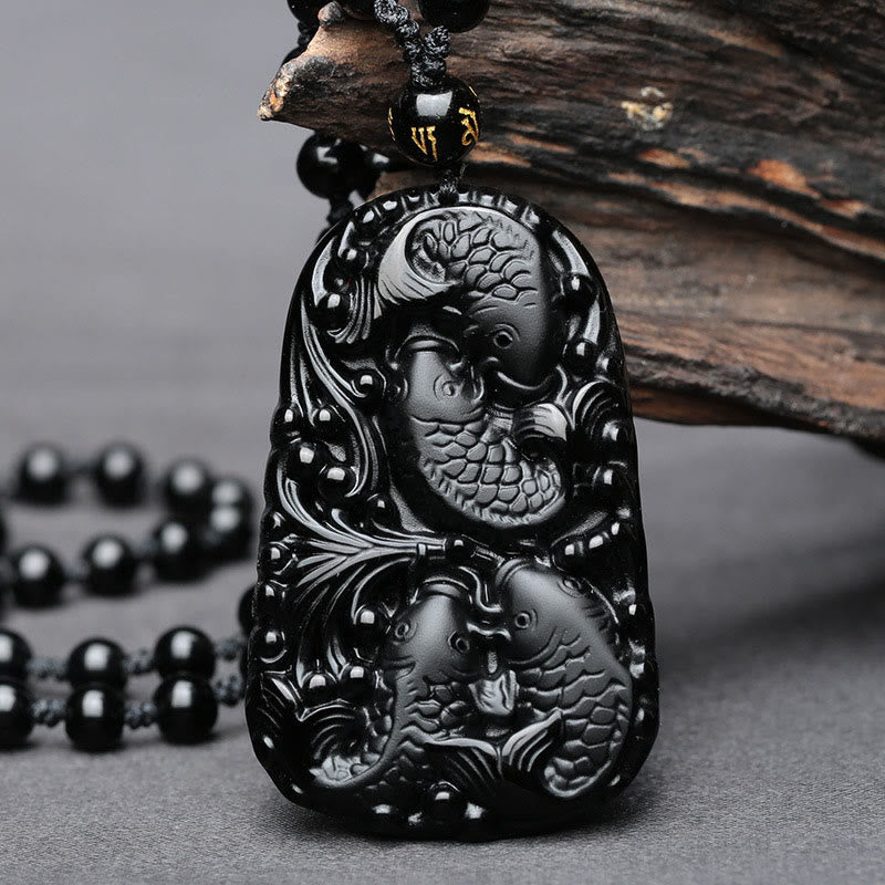 Collier avec pendentif en perles de force gravées en obsidienne noire et poisson Koi de Buddha Stones - Poisson Koi (Chance ♥ Prospérité) - image 1