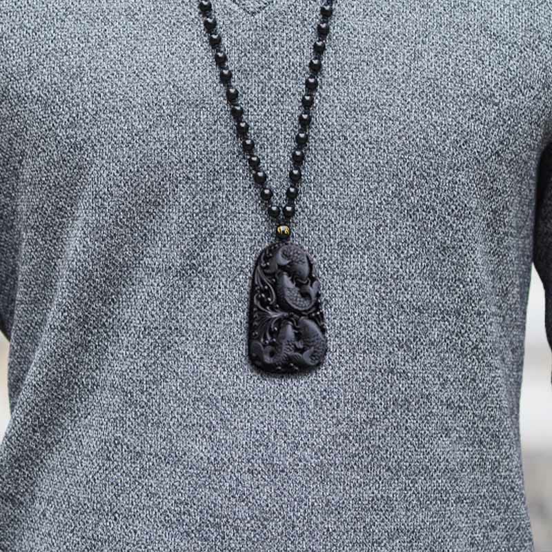 Collier avec pendentif en perles de force gravées en obsidienne noire et poisson Koi de Buddha Stones - image 17