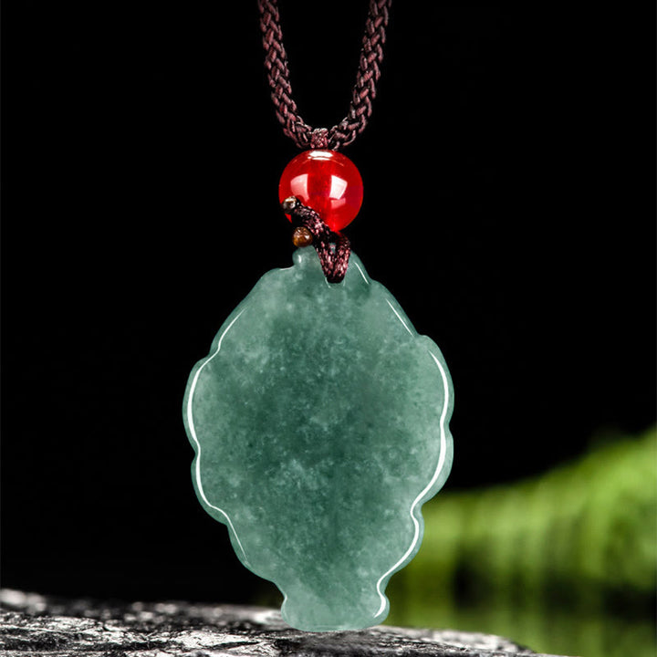 Collier pendentif porte-bonheur en jade vert naturel à neuf Buddha Stones