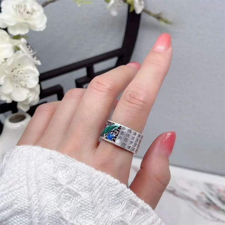 Bague porte-bonheur en cuivre et émail bleu avec Buddha Stones et cœur de lotus Sutra Koi