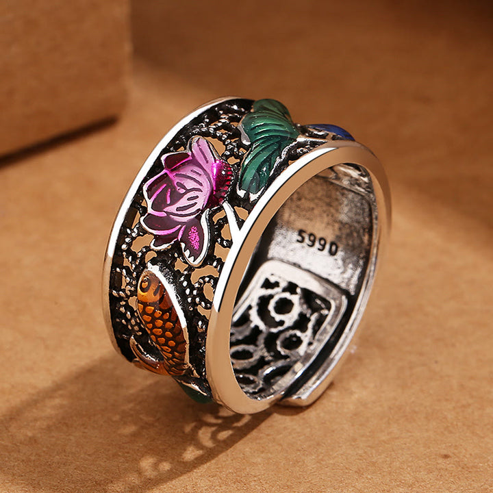 Bague porte-bonheur en cuivre et émail bleu avec Buddha Stones et cœur de lotus Sutra Koi