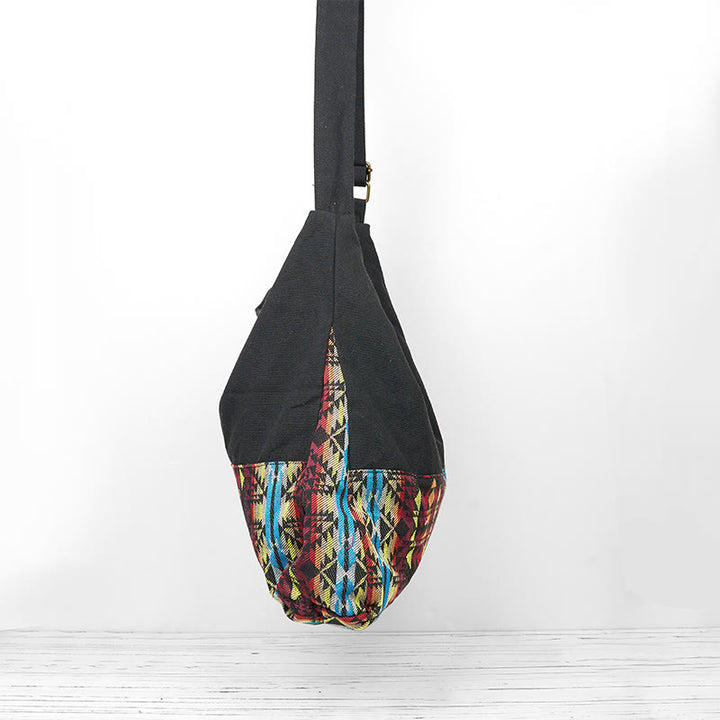 Sac à bandoulière en coton à rayures noires, rouges et bleues avec Buddha Stones