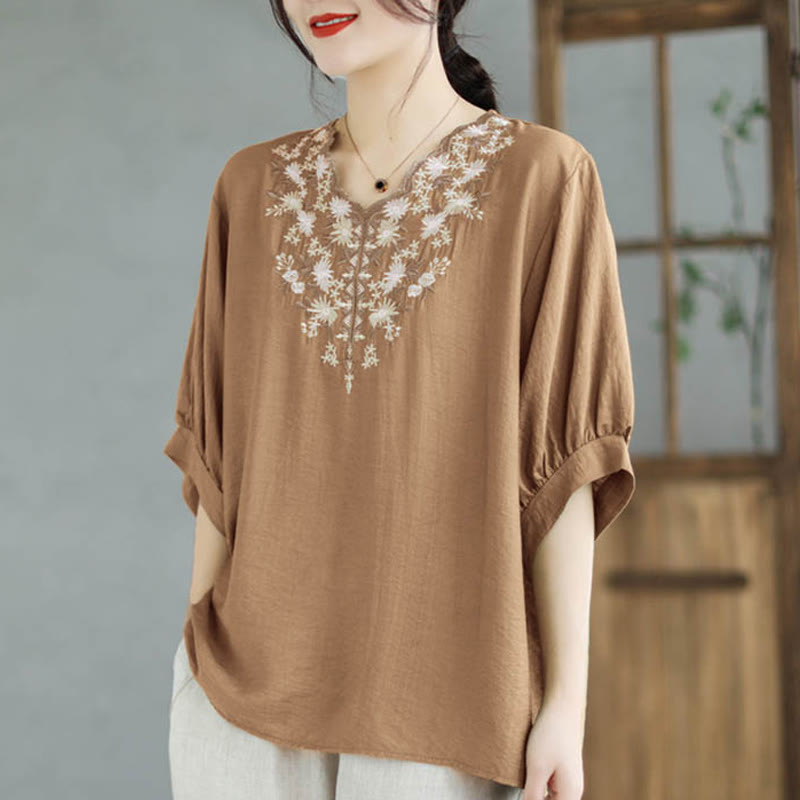 T-shirt en coton et lin à manches courtes et col en V avec petites broderies florales et Buddha Stones