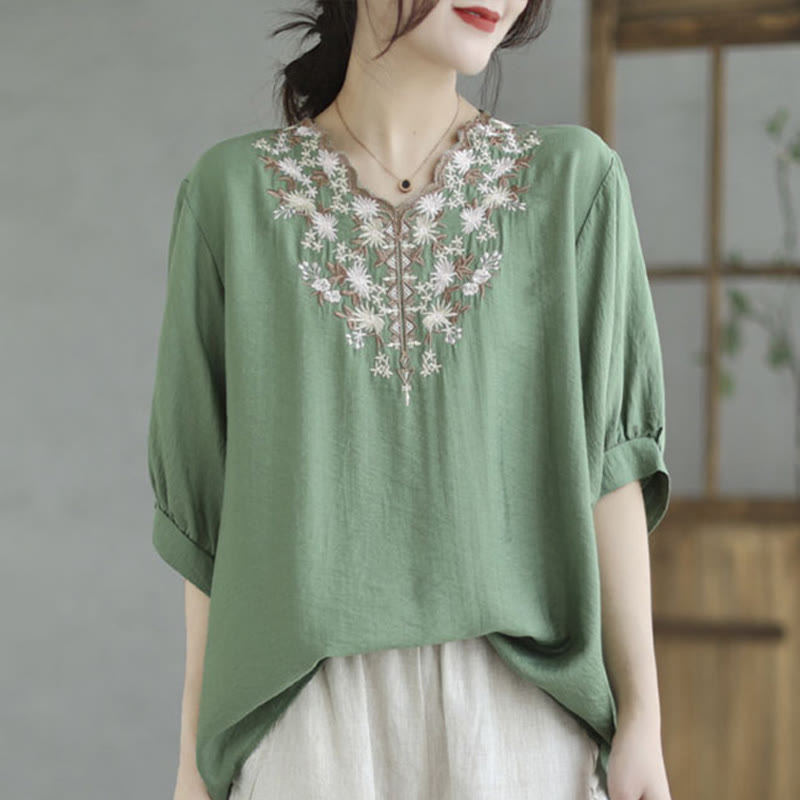 T-shirt en coton et lin à manches courtes et col en V avec petites broderies florales et Buddha Stones