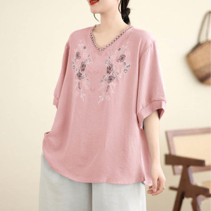 T-shirt à manches courtes et col en V avec broderie florale et Buddha Stones