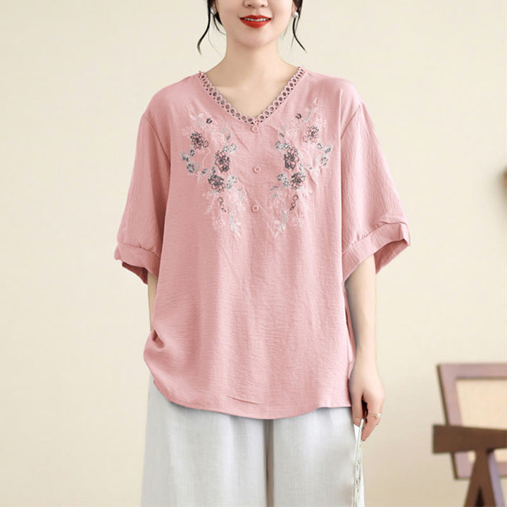 T-shirt à manches courtes et col en V avec broderie florale et Buddha Stones