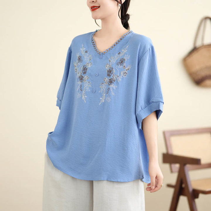T-shirt à manches courtes et col en V avec broderie florale et Buddha Stones