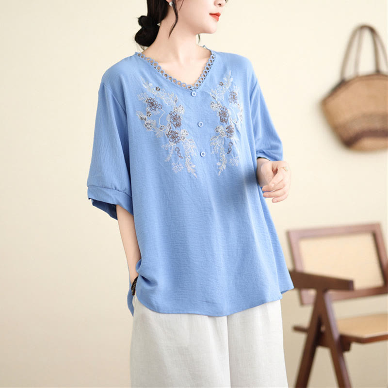T-shirt à manches courtes et col en V avec broderie florale et Buddha Stones