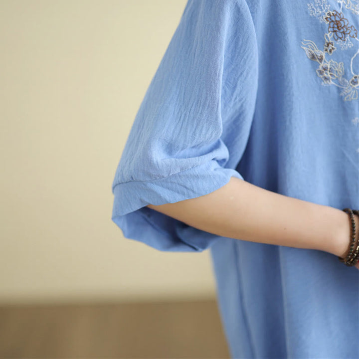 T-shirt à manches courtes et col en V avec broderie florale et Buddha Stones
