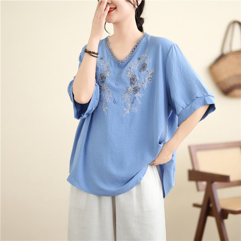 T-shirt à manches courtes et col en V avec broderie florale et Buddha Stones