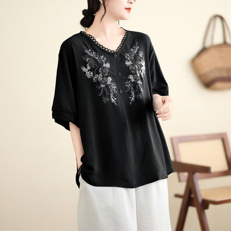 T-shirt à manches courtes et col en V avec broderie florale et Buddha Stones