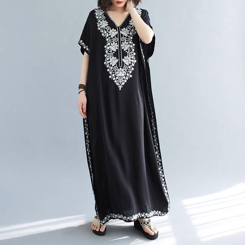 Robe longue d'été à manches courtes et col en V avec broderies de fleurs et Buddha Stones - image 1