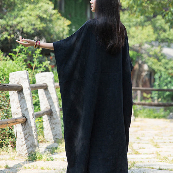 Robe longue ample à manches chauve-souris et poches de couleur unie avec Buddha Stones