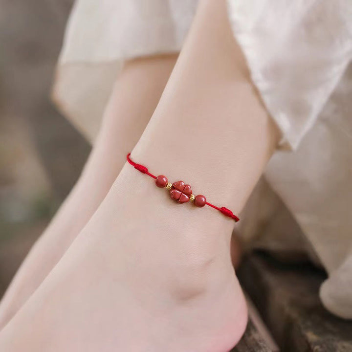 Buddha Stones Bracelet de cheville en corde avec trèfle à quatre feuilles en cinabre