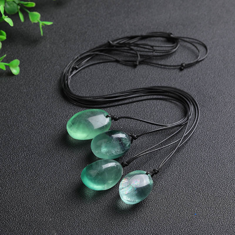 Collier avec pendentif en fluorite verte Buddha Stones - image 1