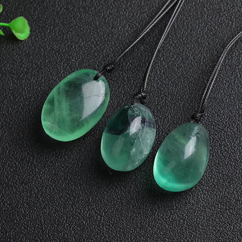 Collier avec pendentif en fluorite verte Buddha Stones - image 2