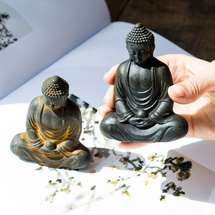 Buddha Stones Bouddha tibétain en méditation Poudre de fer Rouille Statue en résine coulée Décoration de sérénité