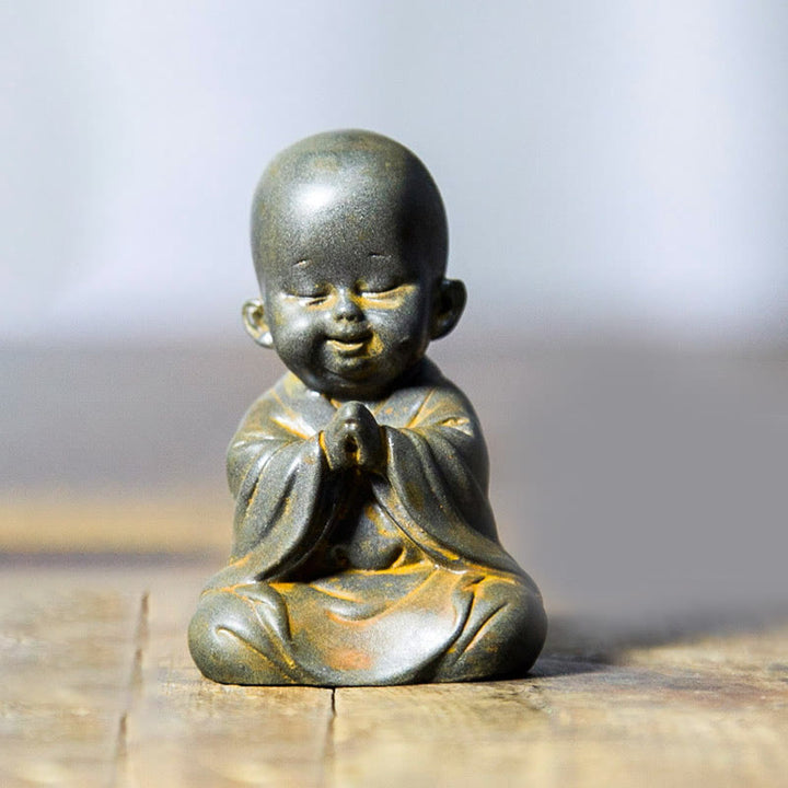 Statue de Buddha Stones, petit moine méditant, poudre de fer, rouille, résine coulée, décoration de bureau