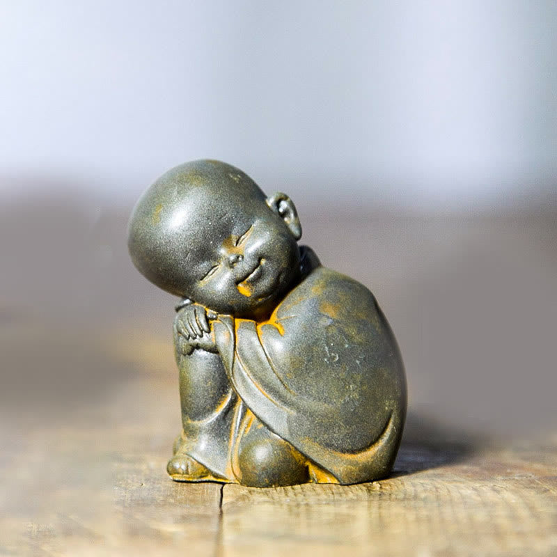 Statue de Buddha Stones, petit moine méditant, poudre de fer, rouille, résine coulée, décoration de bureau