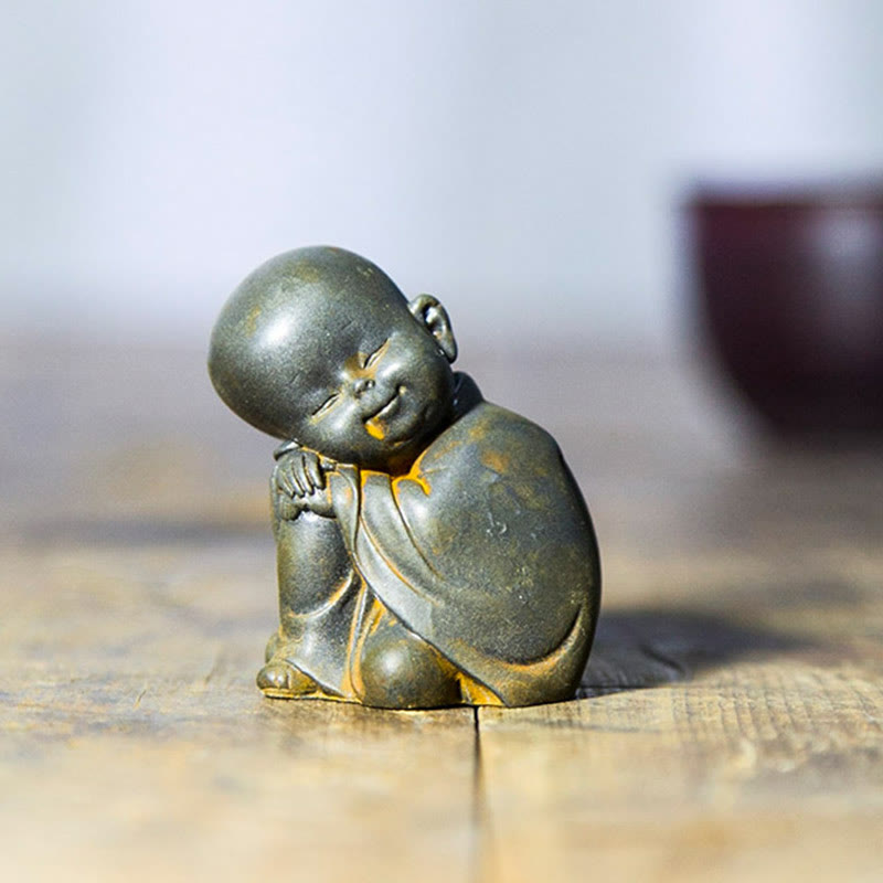 Statue de Buddha Stones, petit moine méditant, poudre de fer, rouille, résine coulée, décoration de bureau - image 9