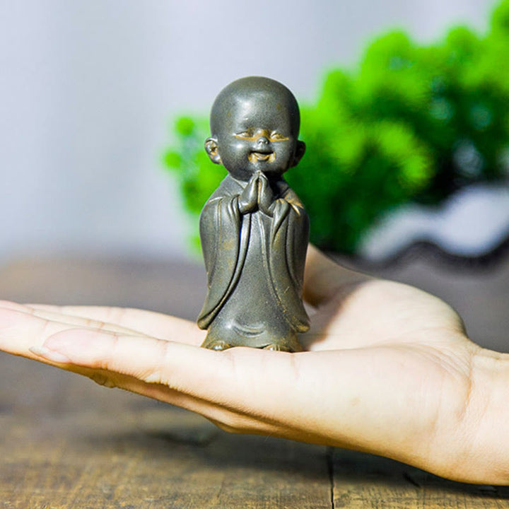 Statue de Buddha Stones, petit moine méditant, poudre de fer, rouille, résine coulée, décoration de bureau