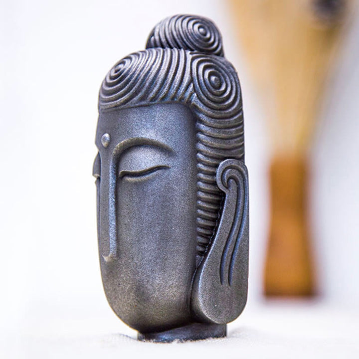 Buddha Stones Yeux fermés Bouddha méditant Poudre de fer Rouille Statue en résine coulée Décoration de la maison