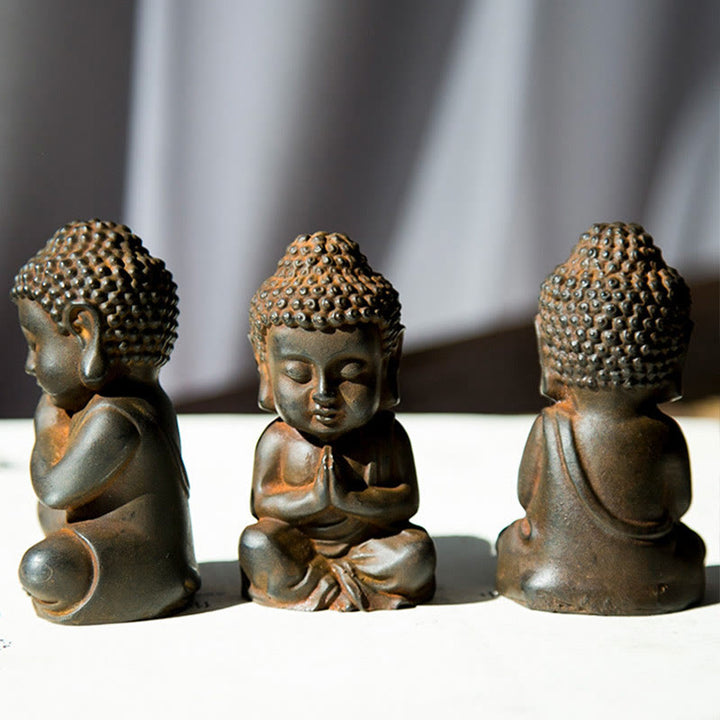 Statue de Buddha Stones Sakyamuni en résine moulée à la main en poudre de fer et rouille