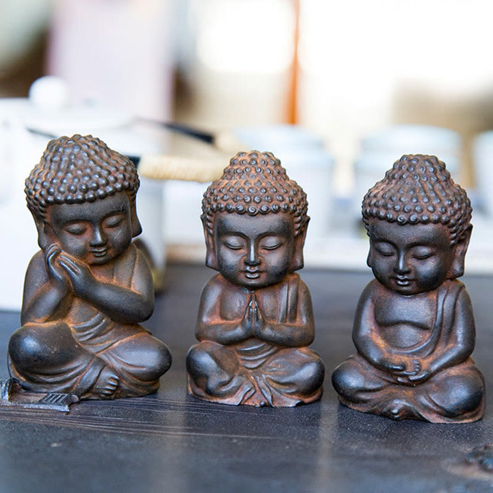 Statue de Buddha Stones Sakyamuni en résine moulée à la main en poudre de fer et rouille
