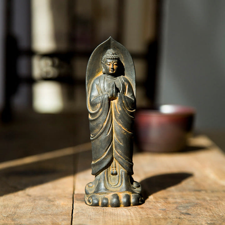 Buddha Stones faites à la main Sakyamuni Bouddha Namaste Poudre de fer Rouille Statue en résine coulée Décoration