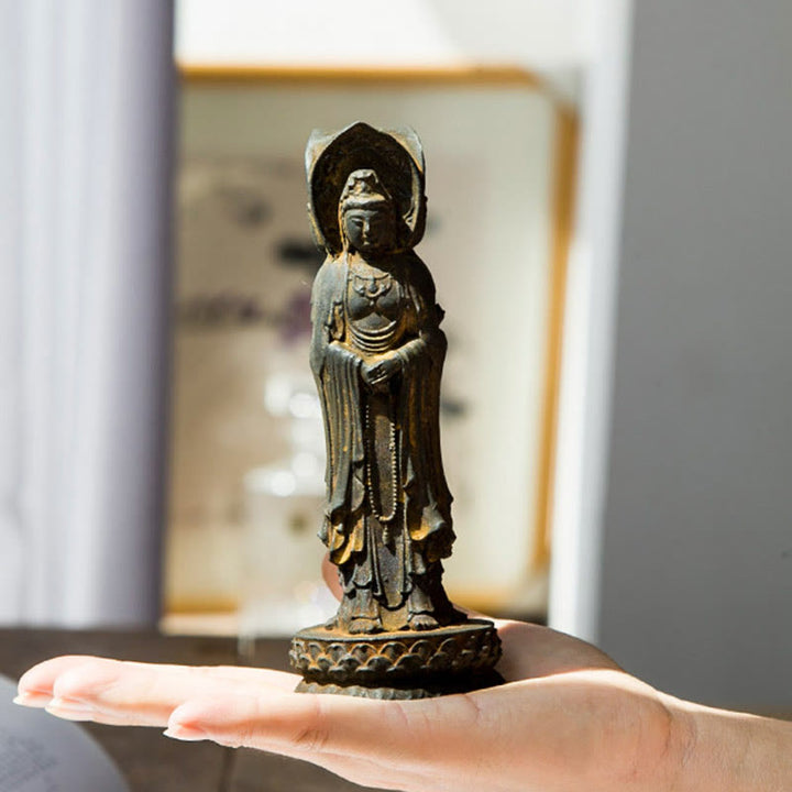 Statue de Buddha Stones en résine coulée à trois côtés Kwan Yin Avalokitesvara en poudre de fer et rouille Décoration de bureau
