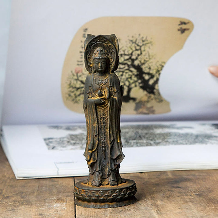 Statue de Buddha Stones en résine coulée à trois côtés Kwan Yin Avalokitesvara en poudre de fer et rouille Décoration de bureau