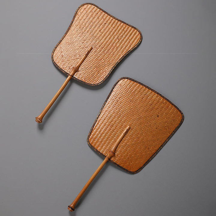 Éventail à long manche en bambou fait main de style chinois avec Buddha Stones