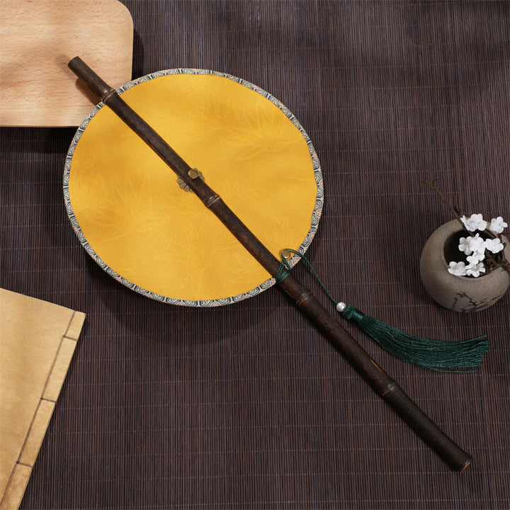 Buddha Stones fait main en forme de feuille de cerisier et de raisin avec long manche en bambou violet