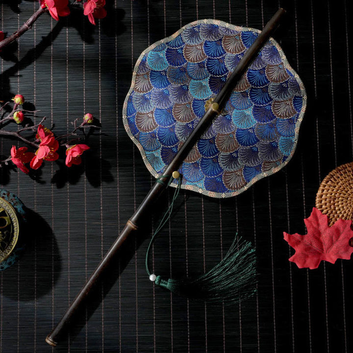 Buddha Stones portatif en forme de feuille d'épiphyllum en forme d'écailles de coquillage faites à la main avec de longues poignées en bambou violet