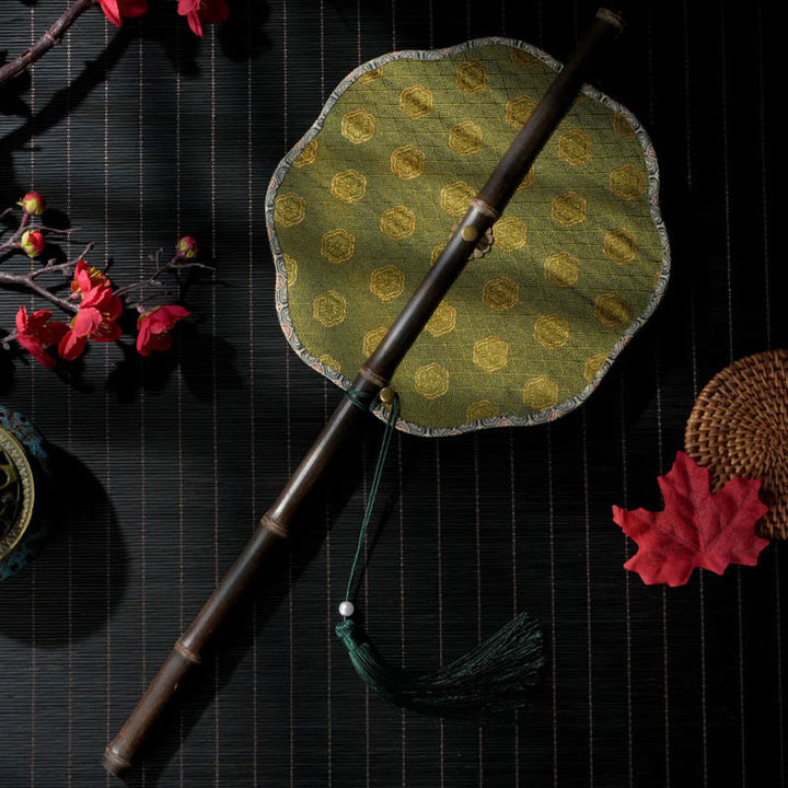 Buddha Stones portatif en forme de feuille d'épiphyllum en forme d'écailles de coquillage faites à la main avec de longues poignées en bambou violet