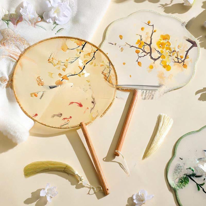 Buddha Stones Feuille de Ginkgo Poisson Koi Fleur de cerisier Fleurs de printemps Éventail à main avec manche en bois