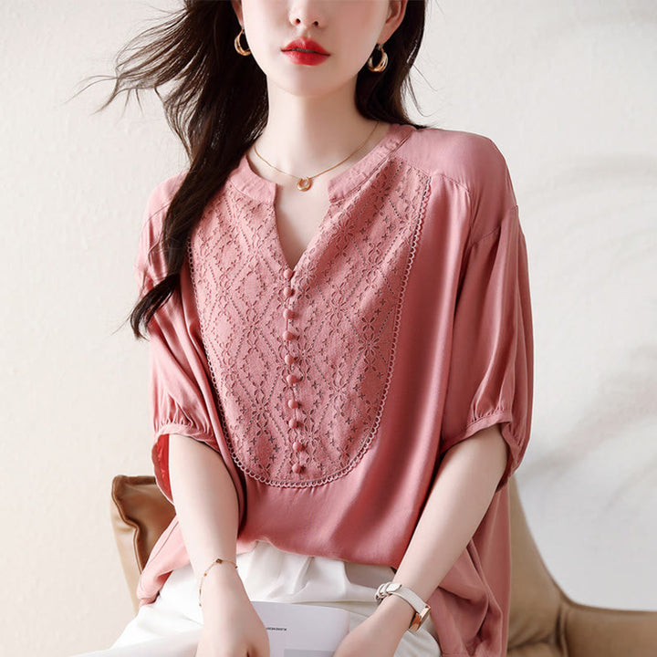 T-shirt à manches courtes et col en V avec boutons roses et Buddha Stones - image 9