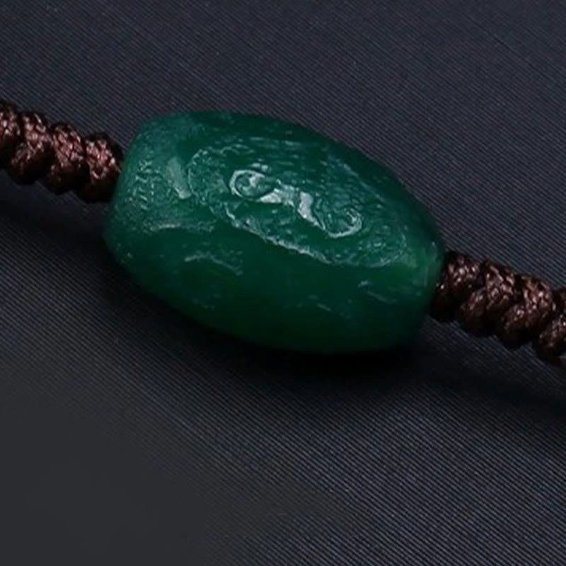Collier pendentif en corde tressée avec Buddha Stones