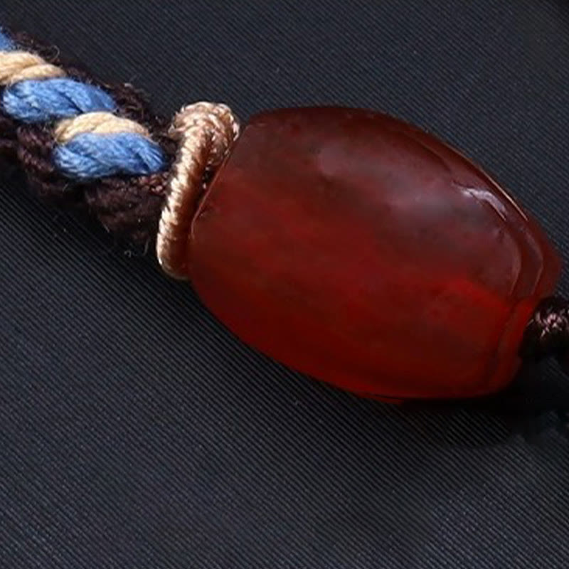 Collier pendentif en corde tressée avec Buddha Stones