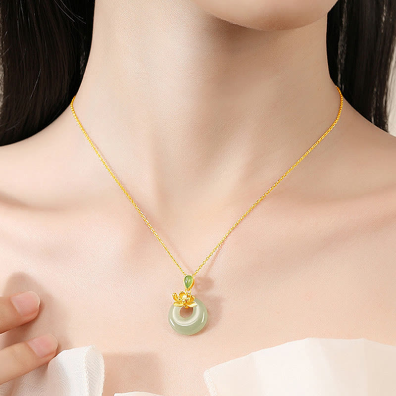 Collier pendentif en jade et Buddha Stones en forme de lotus