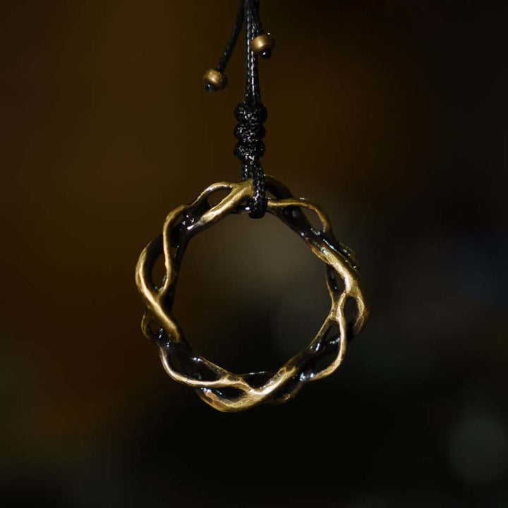 Collier pendentif porte-bonheur fait main en cuivre et laiton avec Buddha Stones