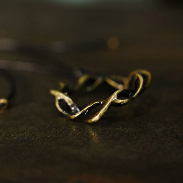 Collier pendentif porte-bonheur fait main en cuivre et laiton avec Buddha Stones